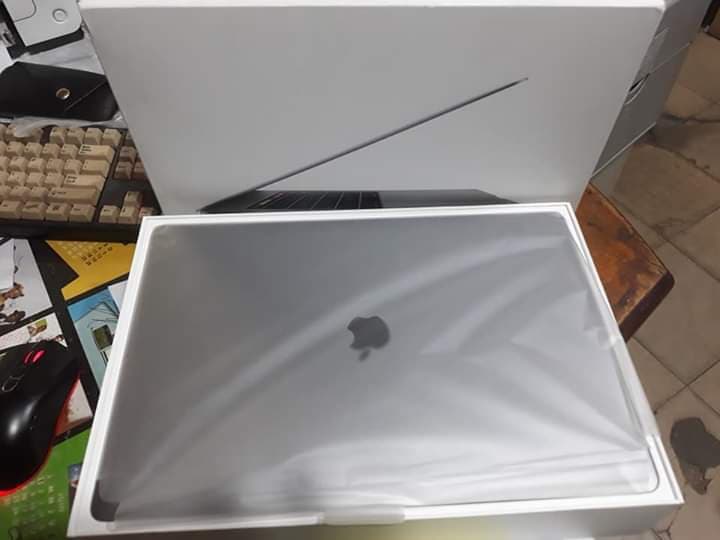 MACBOOK RETINA TOUCHBAR I7