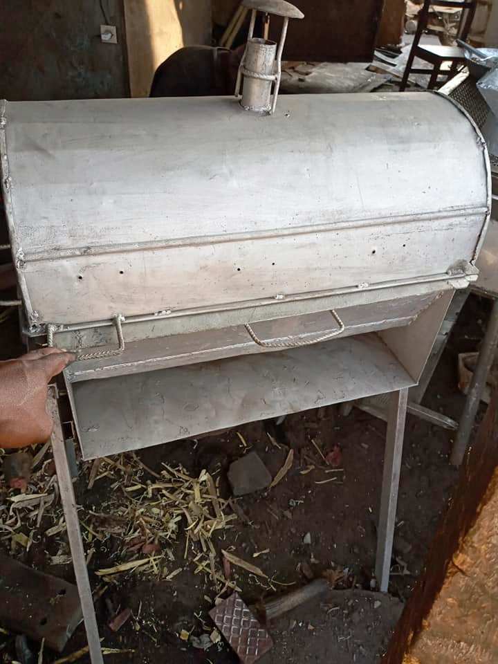 Fourneau Barbecue au Charbon et au Bois — photo 5