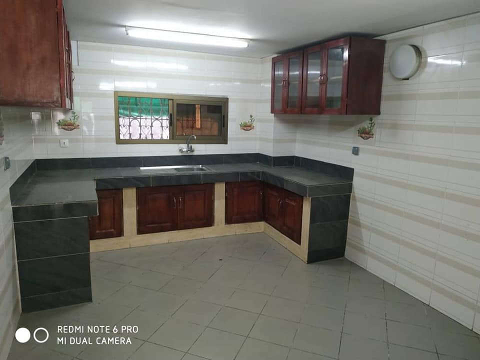 Villa Basse de 5 Pièces - Angré 8ème Tranche — photo 8