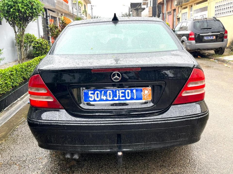 Meredes C200 — photo 2