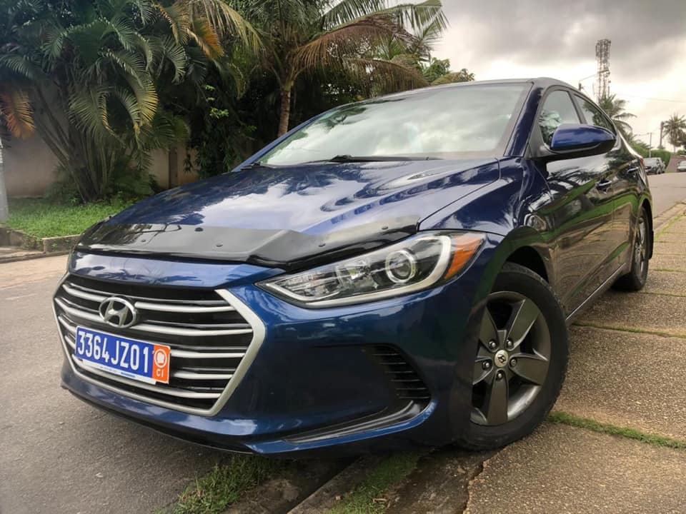 Hyundai Elantra — photo 3