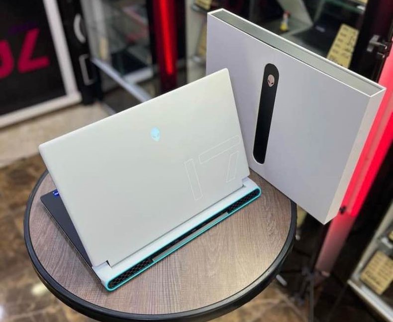 Dell Alienware X17 R2 — photo 2