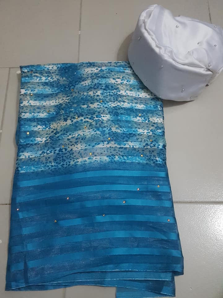 Duos Soie Accompagné De Foulards En Chapeaux — photo 6