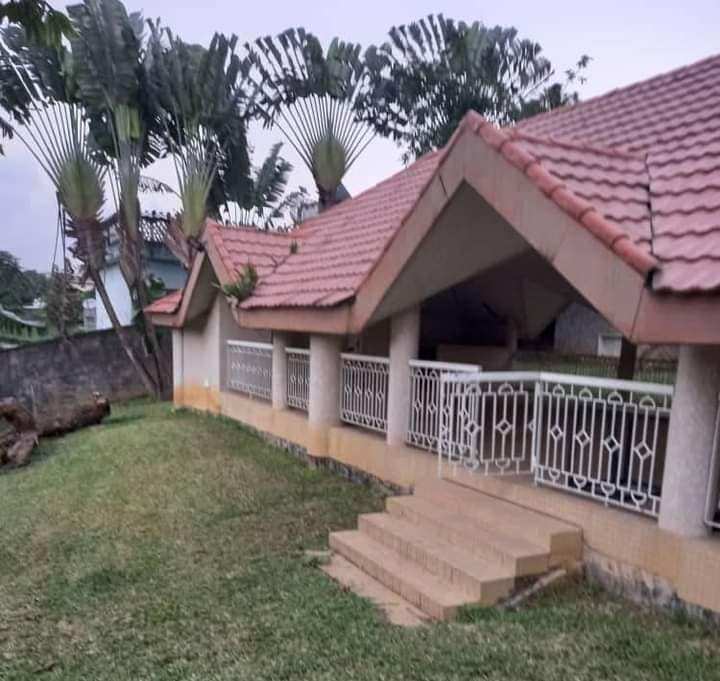 Luxueuse Villa Duplex de 13 Pièces — photo 2