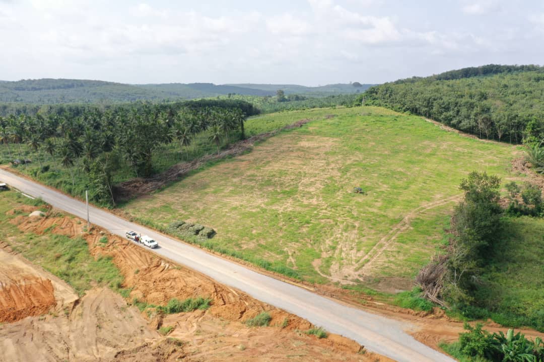 Jacqueville(Atymangan) prix: 4.000.000Fcfa, superficie : 500m2,document :ACD Globale en cours.