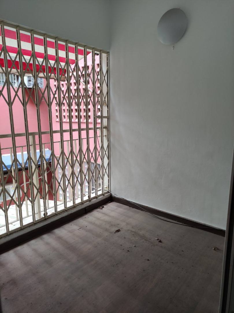 Appartement 4 pieces sis au deuxième étage de l’immeuble KINKINE à proximité de la pharmacie les Elias — photo 4