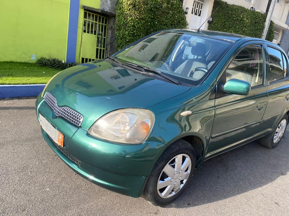 TOYOTA YARIS MANUELLE ESSENCE