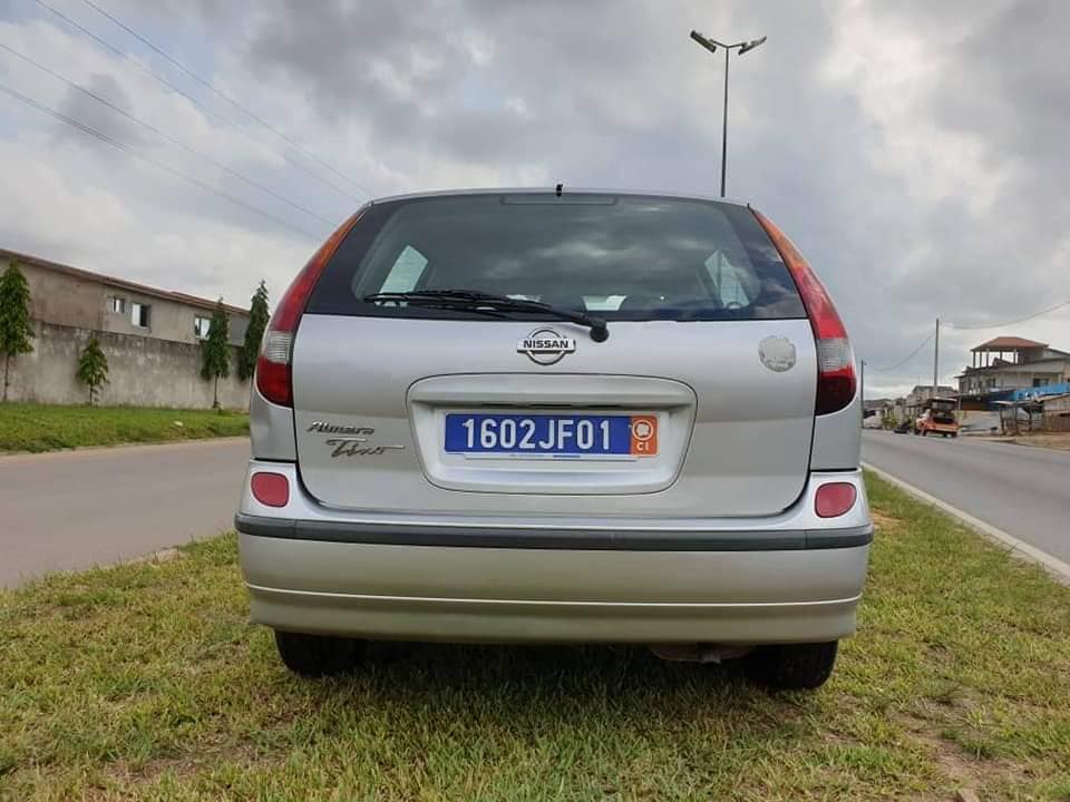 Nissan Almera Tino — photo 2
