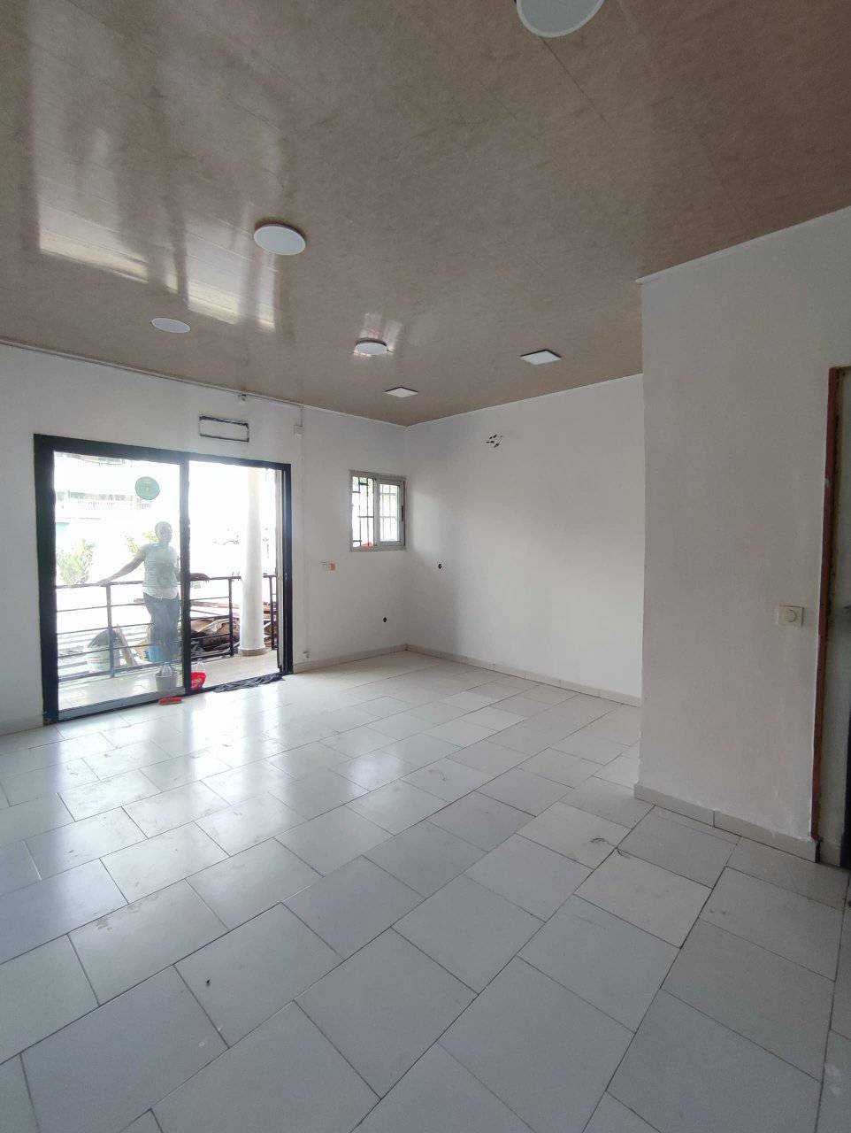 Location Cocody - Riviera 3 Sideci Bureau Commercial — photo 2