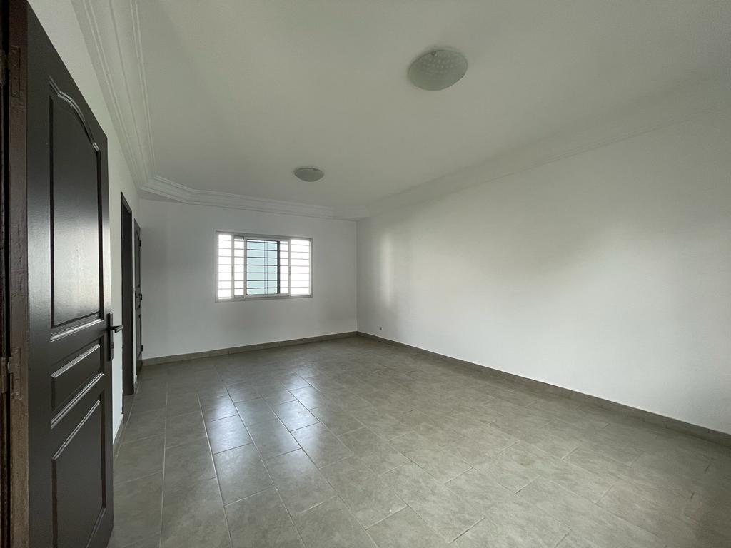 LOCATION – MAISON BASSE 4 PIÈCES Cité Les FIGUIERS – Cocody — photo 7
