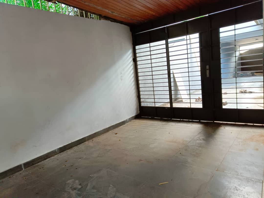 LOCATION – MAISON BASSE 4 PIÈCES Cité Les FIGUIERS – Cocody — photo 4