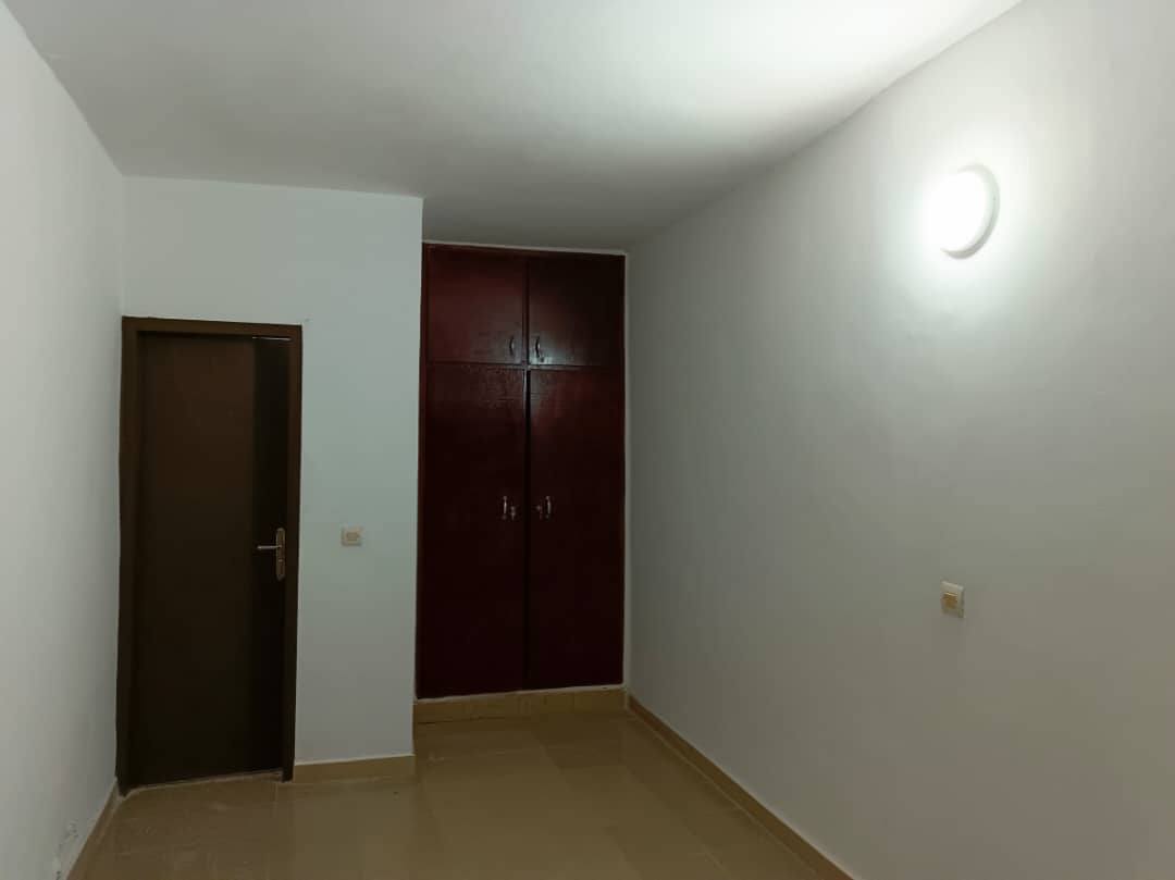 LOCATION – MAISON BASSE 4 PIÈCES Cité Les FIGUIERS – Cocody — photo 6