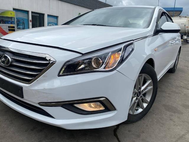 Hyundai Sonata — photo 4