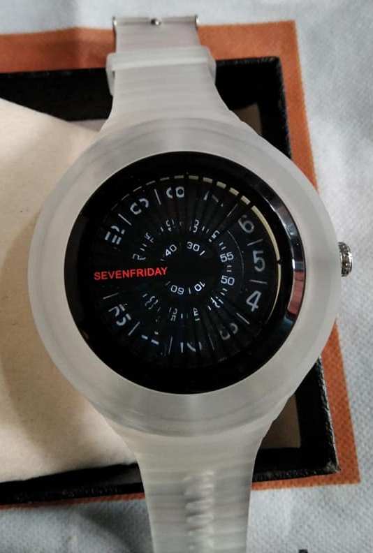 Montre Transparente Sevenfriday