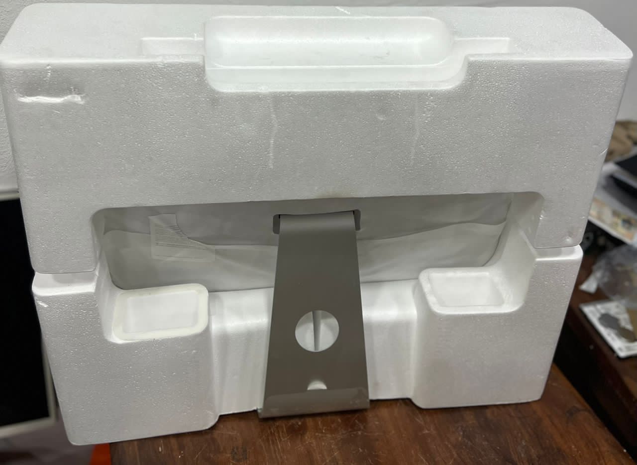 iMac Core i5 (21.5 pouce 2017) NEUF DANS CARTON — photo 2