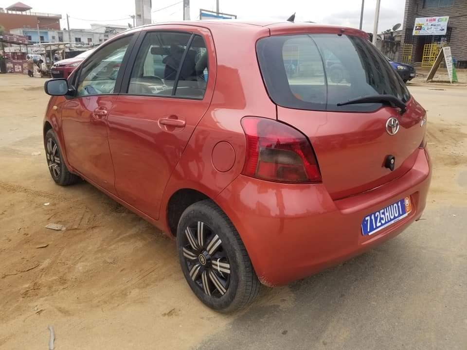 ​​​​​​​YARIS 2007 Climatisée — photo 2