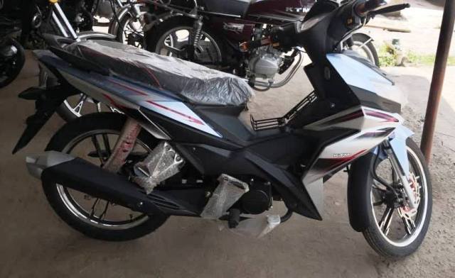 Motos