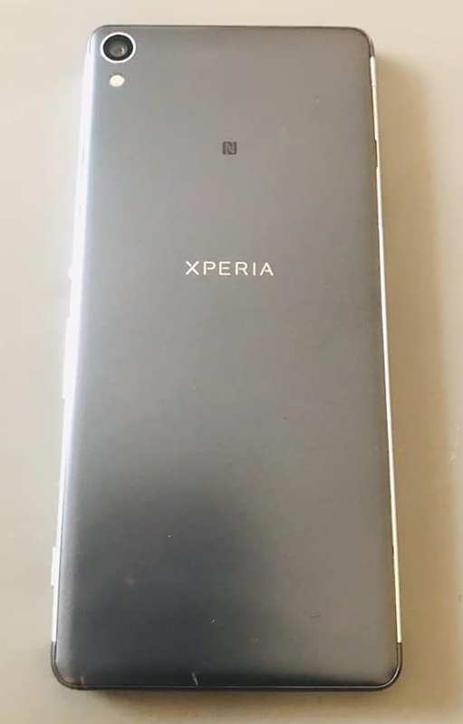 Sony Xperia XA — photo 2
