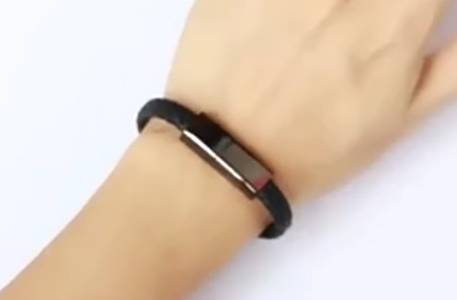 BRACELET CHARGEUR EN CUIR TRESSE — photo 2
