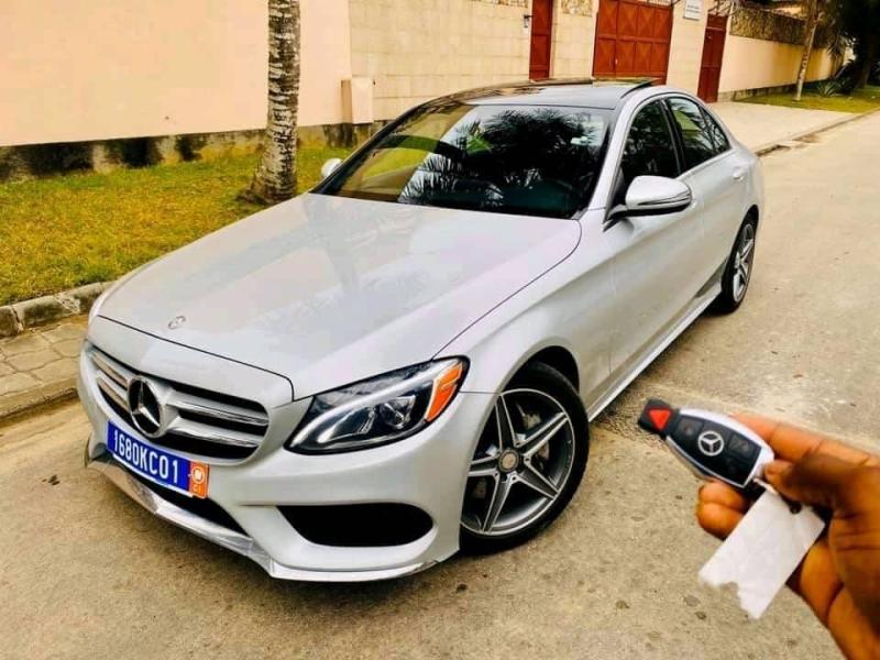 Mercedes-Benz C300 — photo 3