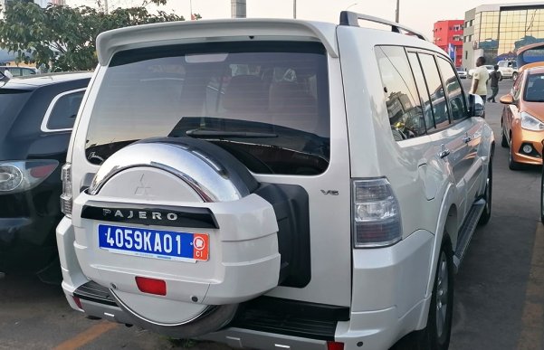 MITSUBISHI Pajero GS DE 2012 Boîte Auto — photo 4