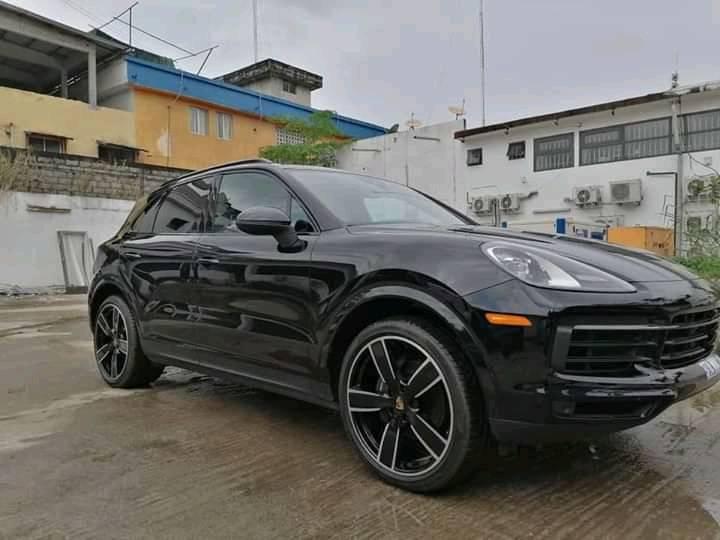 PORSCHE CAYENNE — photo 5