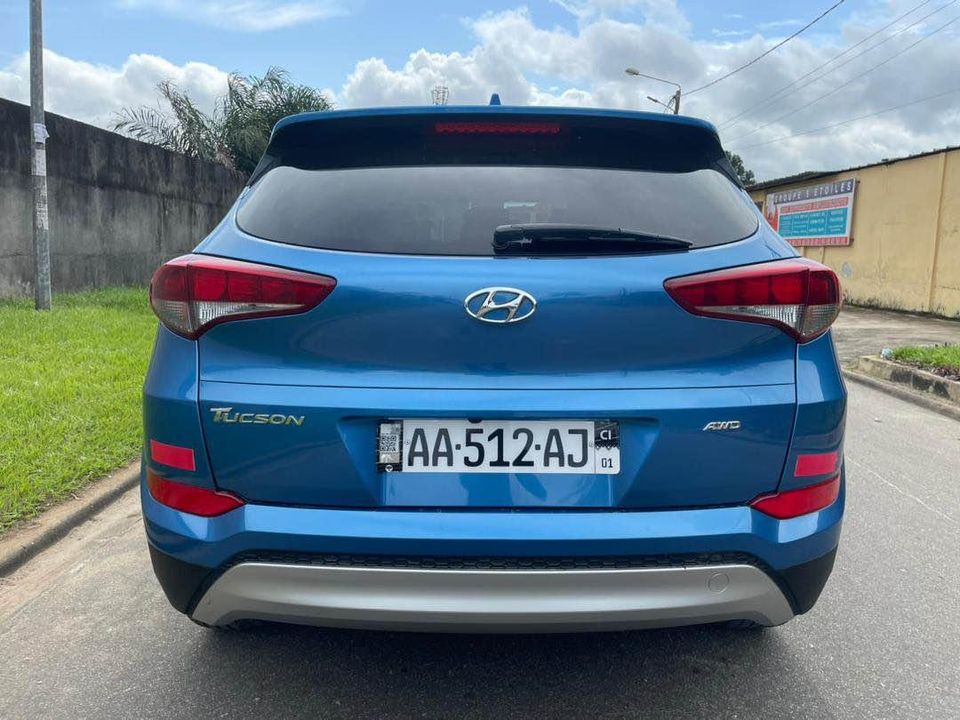 HYUNDAI TUCSON 2018 — photo 3
