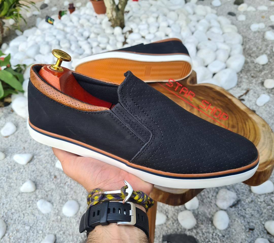 Chaussures Amples Et Pratiques