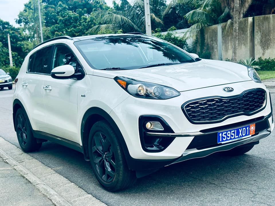 KIA SPORTAGE EX 2022