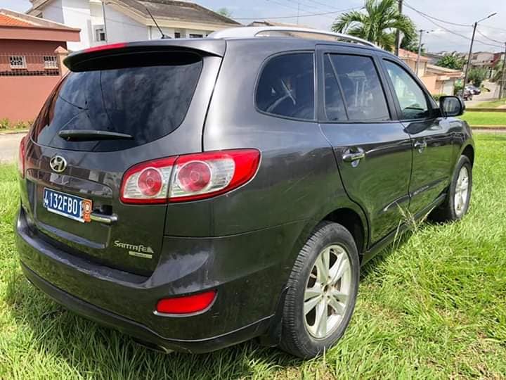 Hyundai Santafe 2010 — photo 3