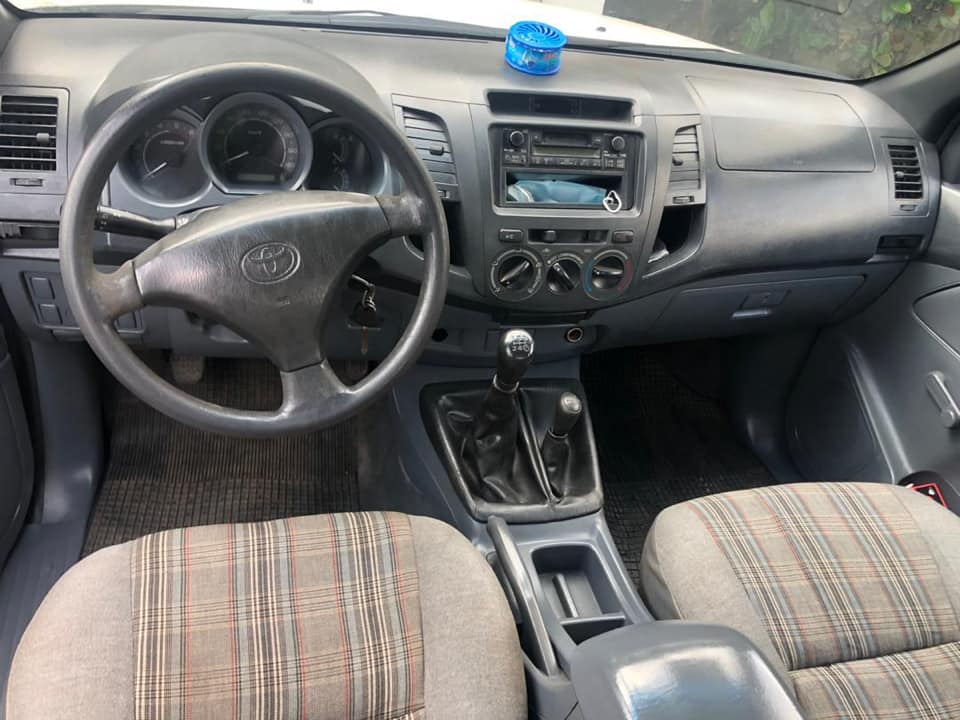 Toyota Hilux 2000 Boite Manuelle Essence V4 — photo 7