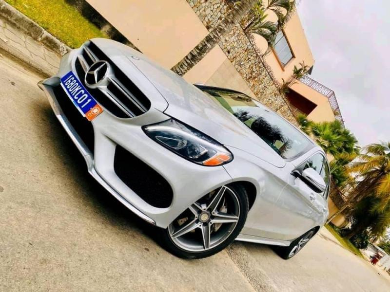 Mercedes-Benz C300 — photo 2