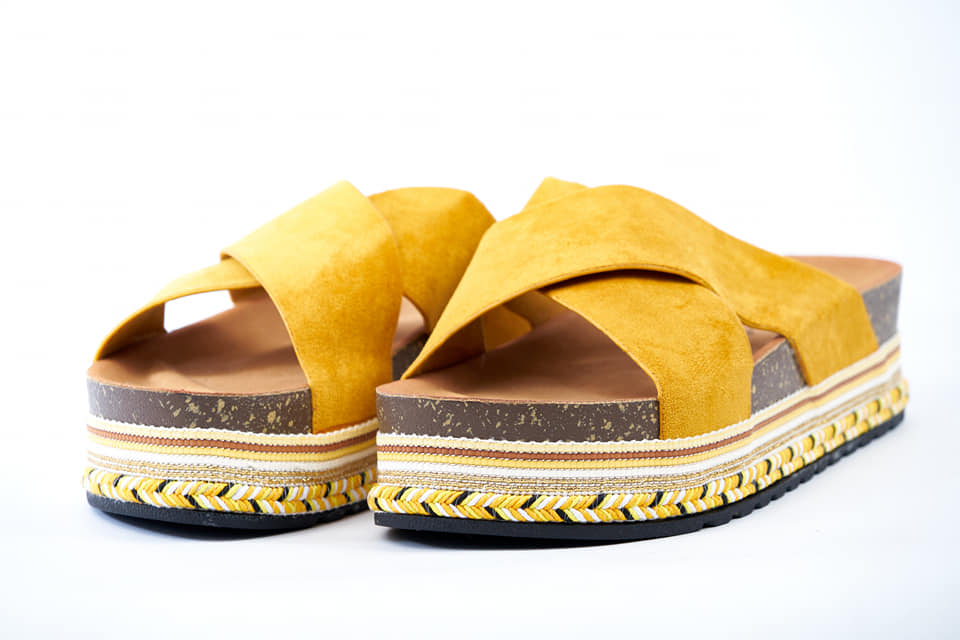 ​​​​​​​Sandales Croisées En Daim