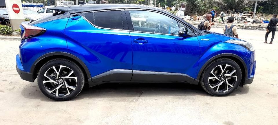TOYOTA C-HR Hybrid Full Option Année 2018 (KC)