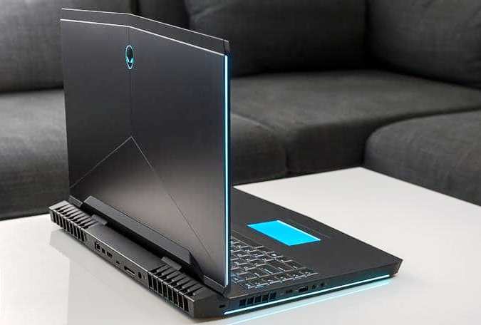 Dell Alienware 17 R4 - 2018 — photo 2