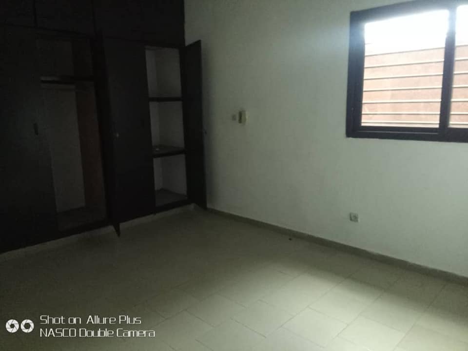 10 Pièces - VILLA DUPLEX ANGRE 8ème Tranche — photo 8
