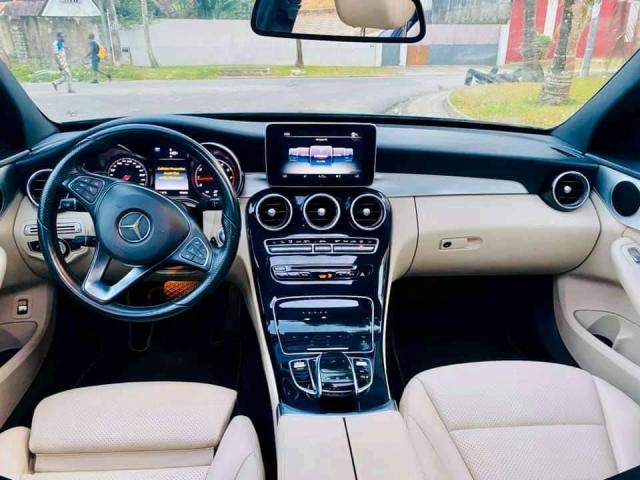 Mercedes-Benz C300 — photo 11