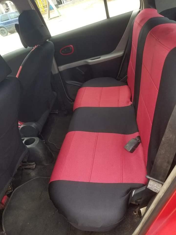 ​​​​​​​YARIS 2007 Climatisée — photo 4