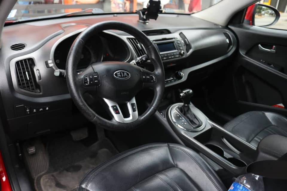KIA SPORTAGE — photo 2