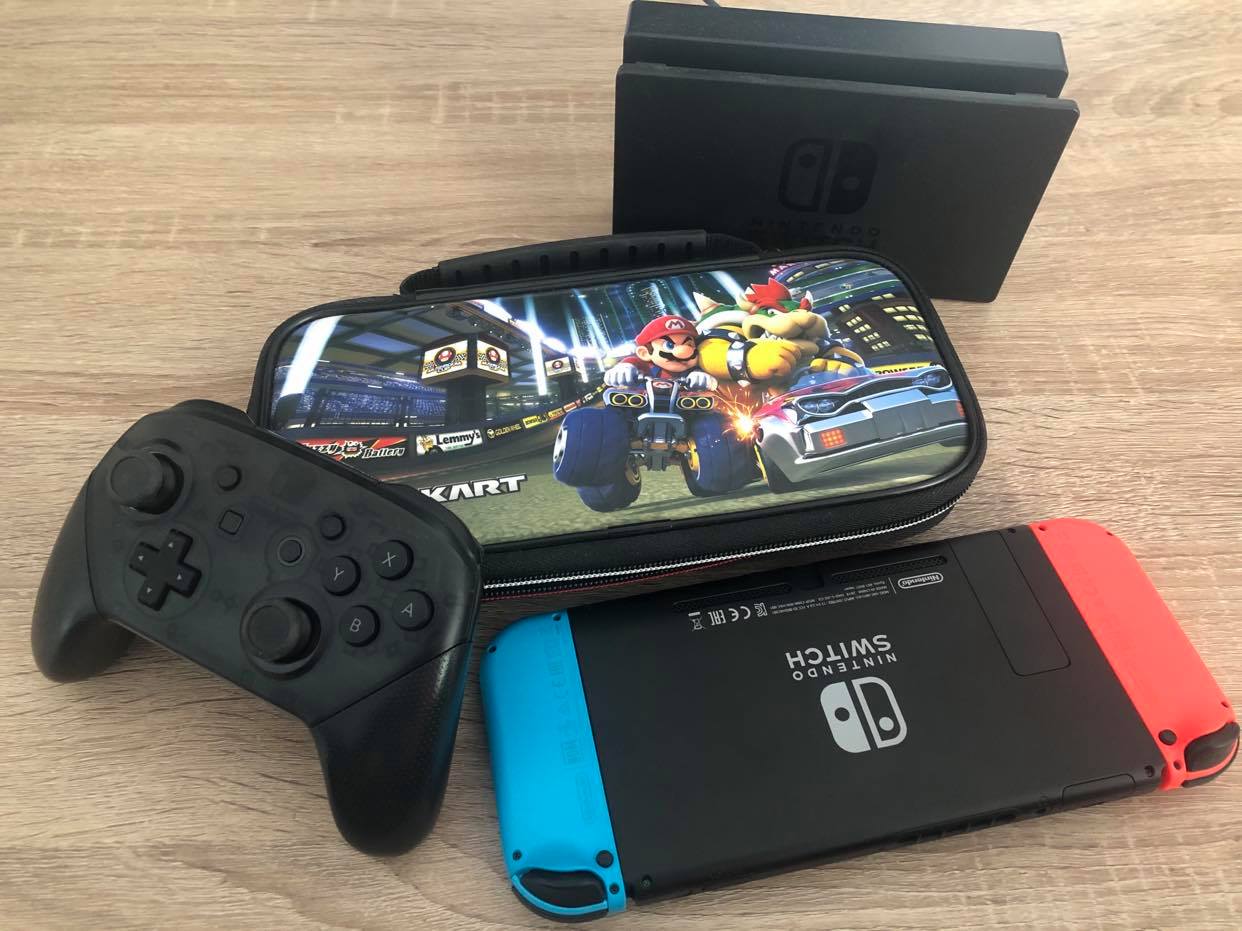 Console Nintendo Switch 2019 Bleue / Rouge — photo 2