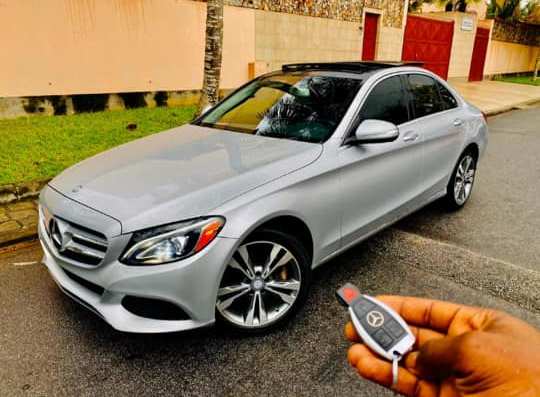 Mercedes C300 4 Matic 2015 — photo 2