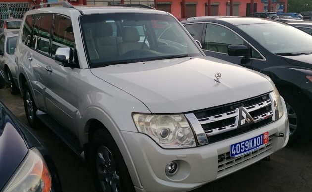 MITSUBISHI Pajero GS DE 2012 Boîte Auto — photo 2