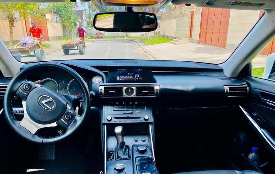 Lexus IS 250 — photo 7