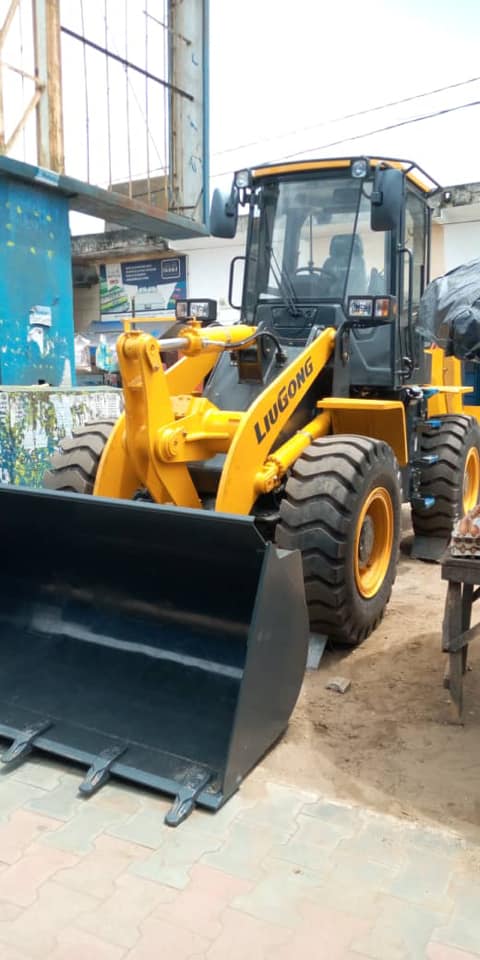 Caterpillar et Fourchette — photo 3