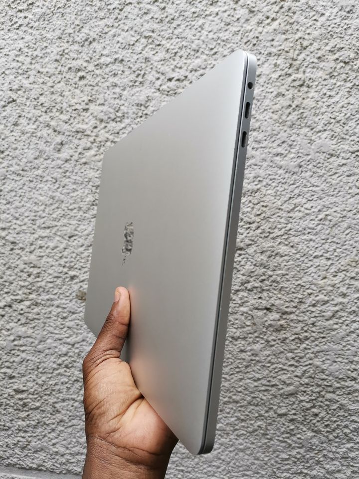 Macbook pro, Année 2017 — photo 3