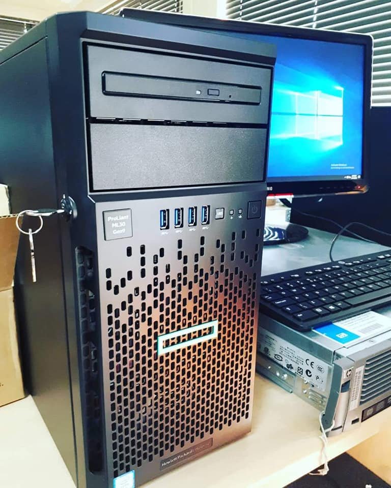 Serveur HP ProLiant ML30 — photo 2