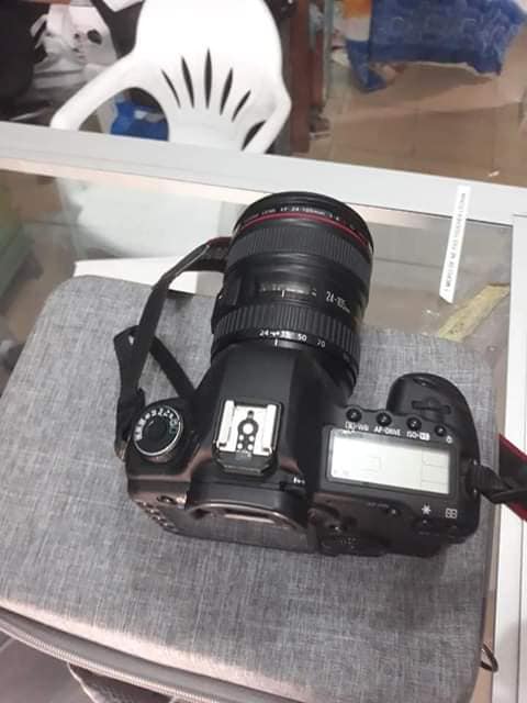 EV '' CANON 5D Mark 2 — photo 4