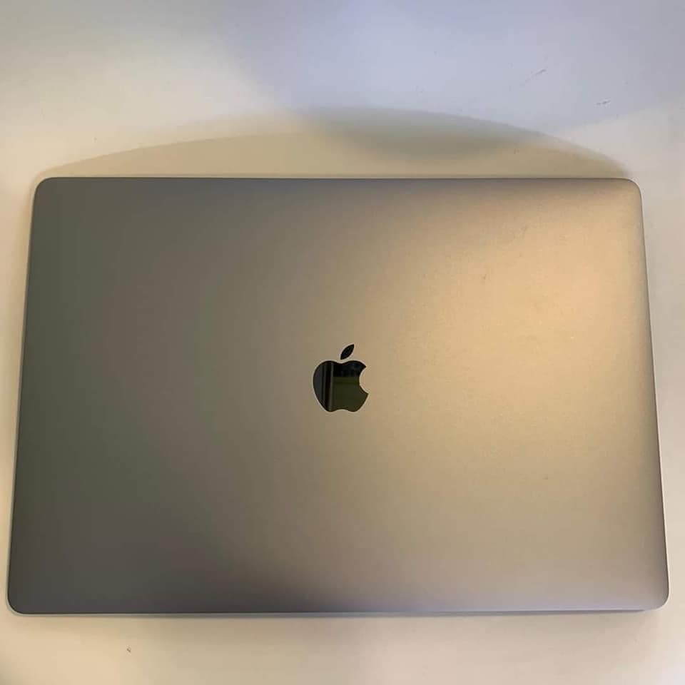 Macbook pro Touch bar i7 — photo 2