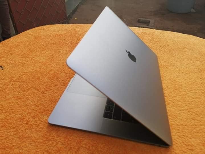 MACBOOK PRO TOUCH BAR CORE I7 Année 2017 — photo 5