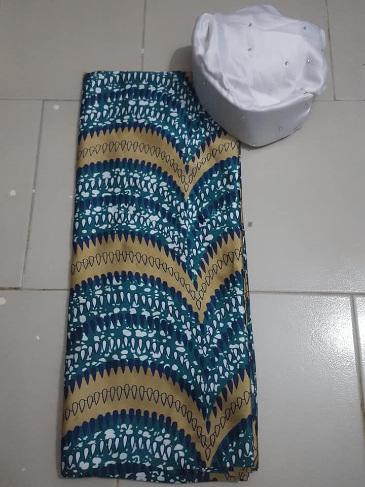 Duos Soie Accompagné De Foulards En Chapeaux — photo 7